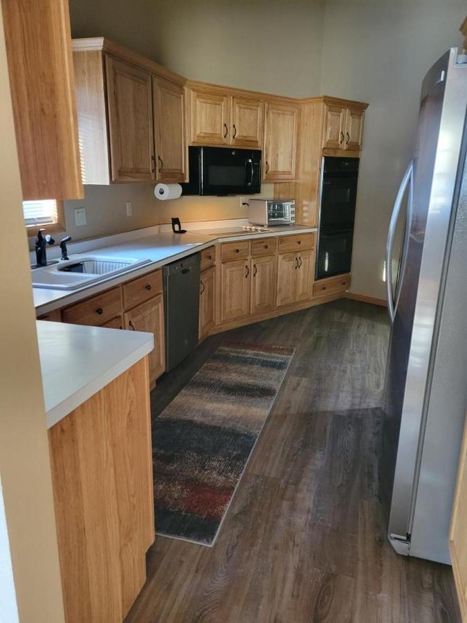 Whitetail Lodge Saint Germain المظهر الخارجي الصورة