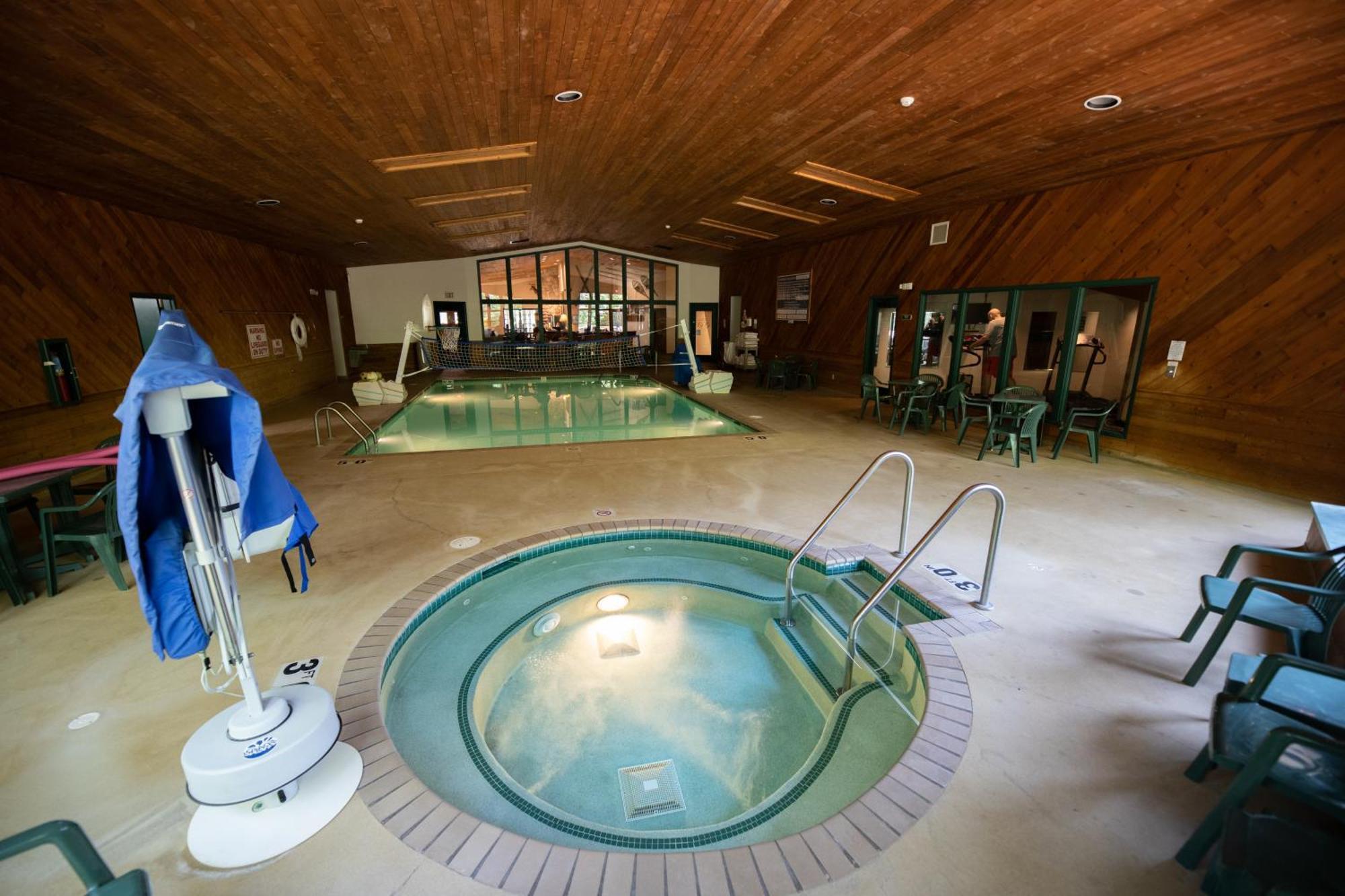Whitetail Lodge Saint Germain المظهر الخارجي الصورة