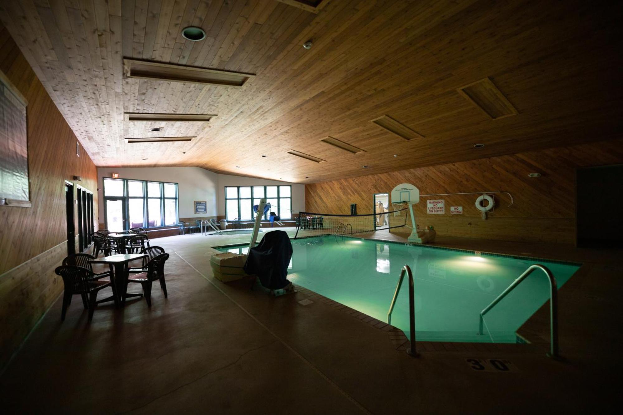 Whitetail Lodge Saint Germain المظهر الخارجي الصورة