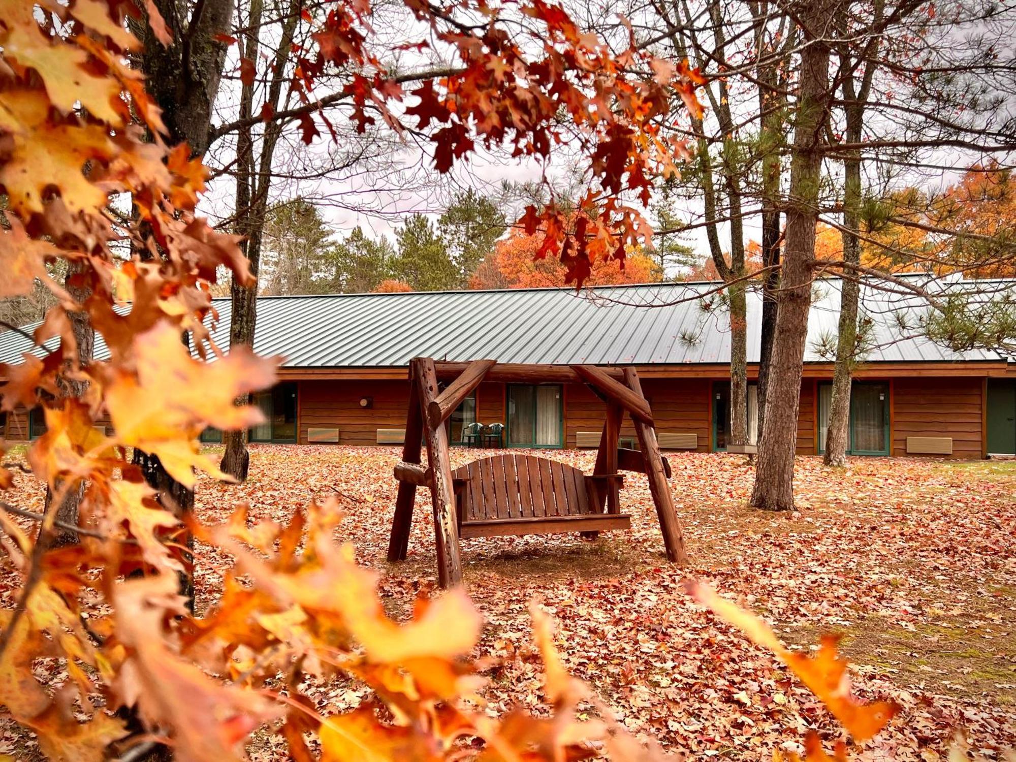 Whitetail Lodge Saint Germain المظهر الخارجي الصورة