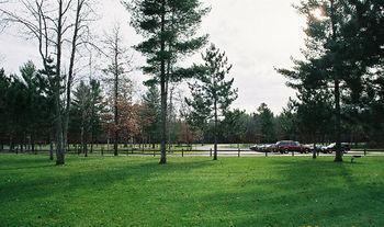 Whitetail Lodge Saint Germain المظهر الخارجي الصورة
